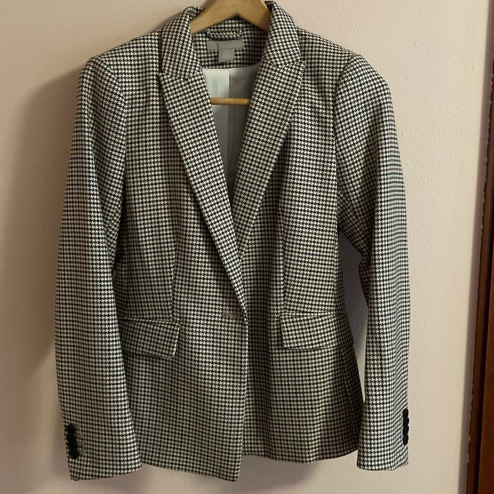 Fitted beige/hounds tooth patterned blazer